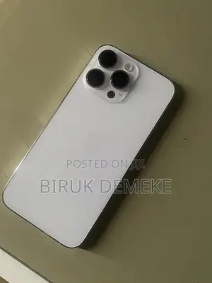 Photo - Apple iPhone 14 Pro Max 128 GB Silver