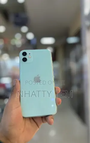Photo - Apple iPhone 11 128 GB Green