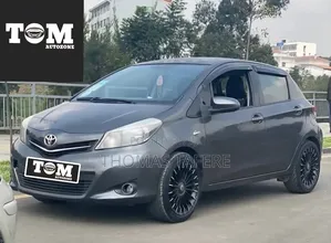 Toyota Yaris 2012 Black