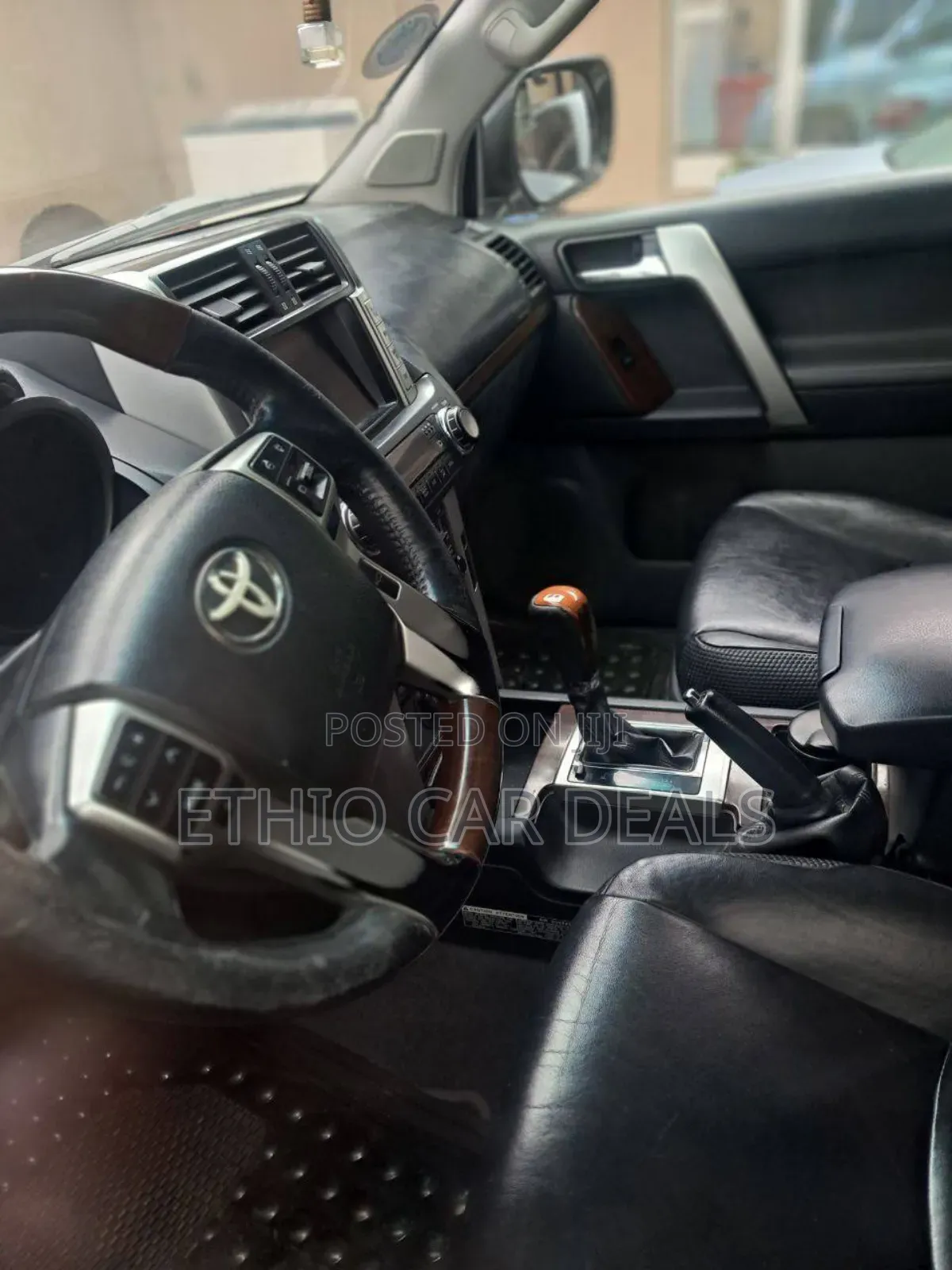 Toyota Land Cruiser Prado 2012 Off white