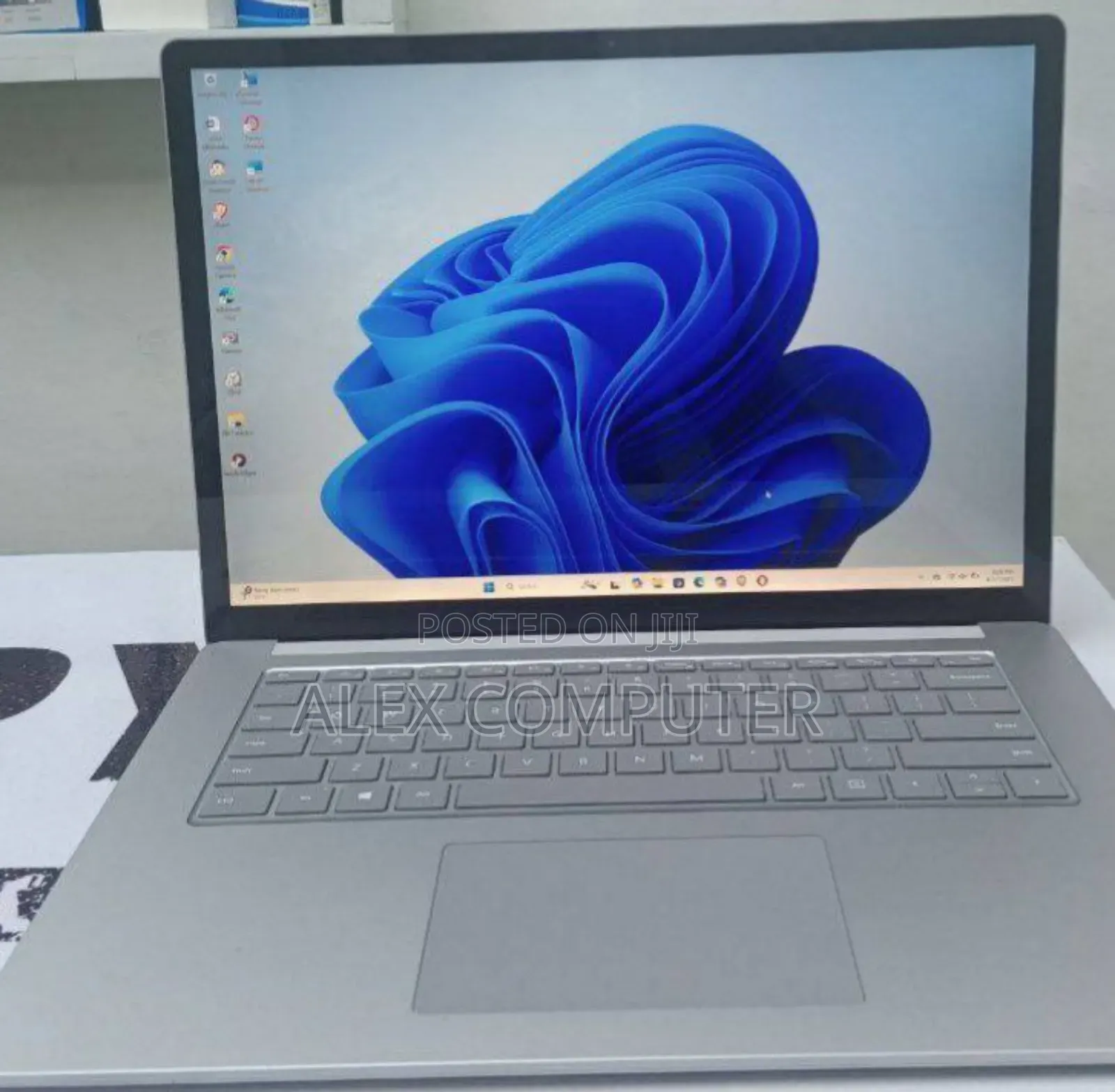 New Laptop Microsoft Surface Pro 4 8GB AMD Ryzen 7 SSD 256GB