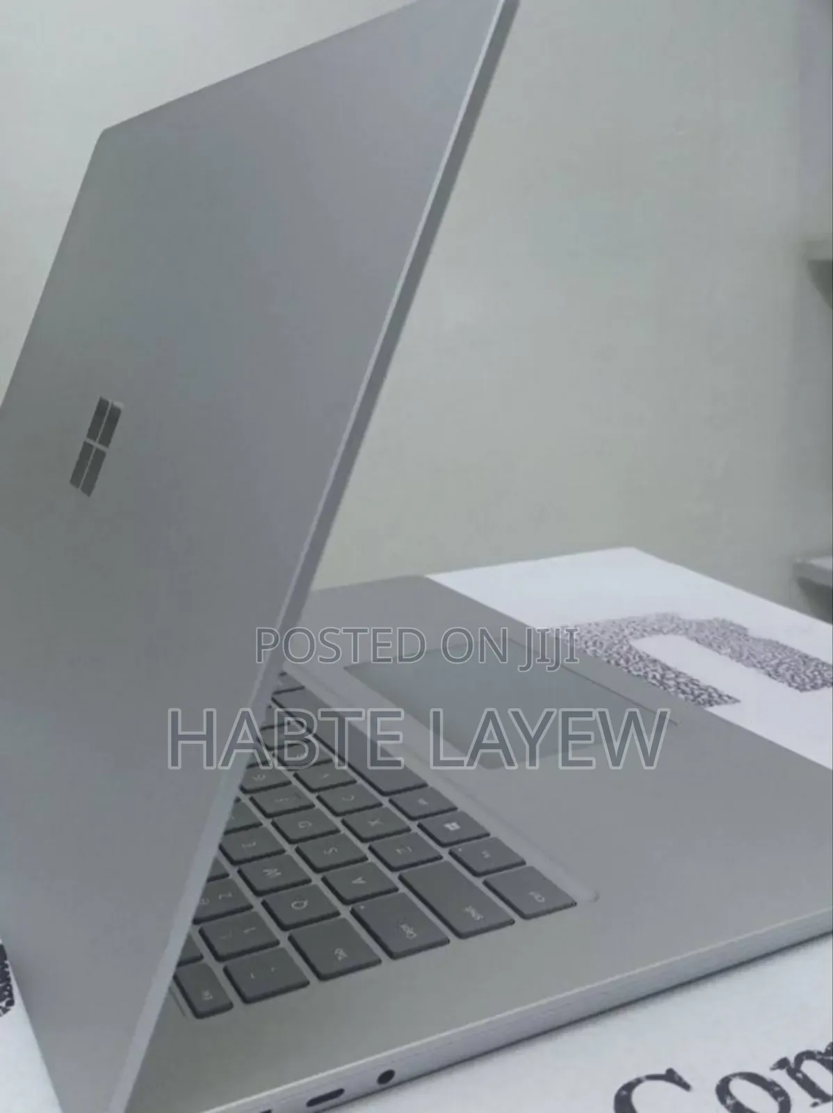 New Laptop Microsoft Surface 8GB AMD Ryzen 7 SSD 256GB