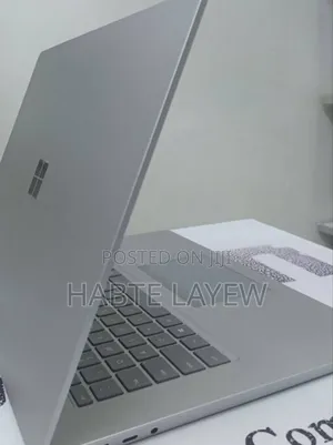 New Laptop Microsoft Surface 8GB AMD Ryzen 7 SSD 256GB