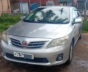 Photo - Toyota Corolla 2012 Silver