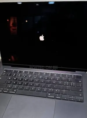 Photo - New Laptop Apple MacBook Pro M1 16GB Intel SSD 1T