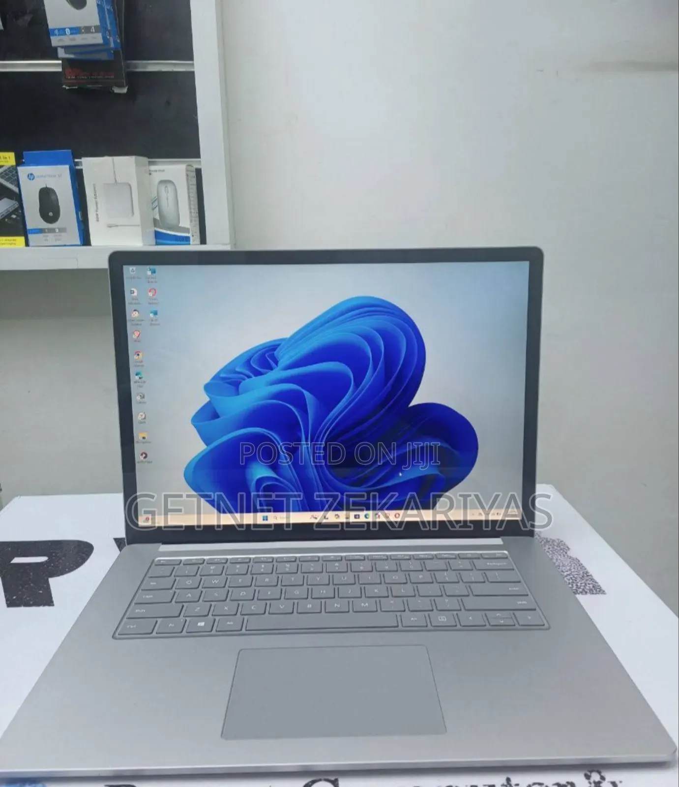 New Laptop Microsoft Surface Laptop 4 8GB AMD Ryzen 7 SSD 256GB