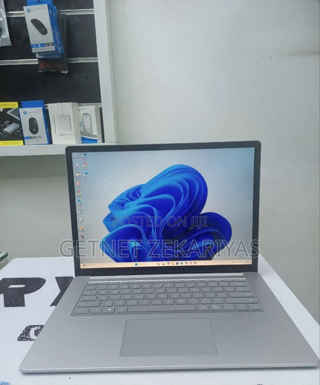 New Laptop Microsoft Surface Laptop 4 8GB AMD Ryzen 7 SSD 256GB