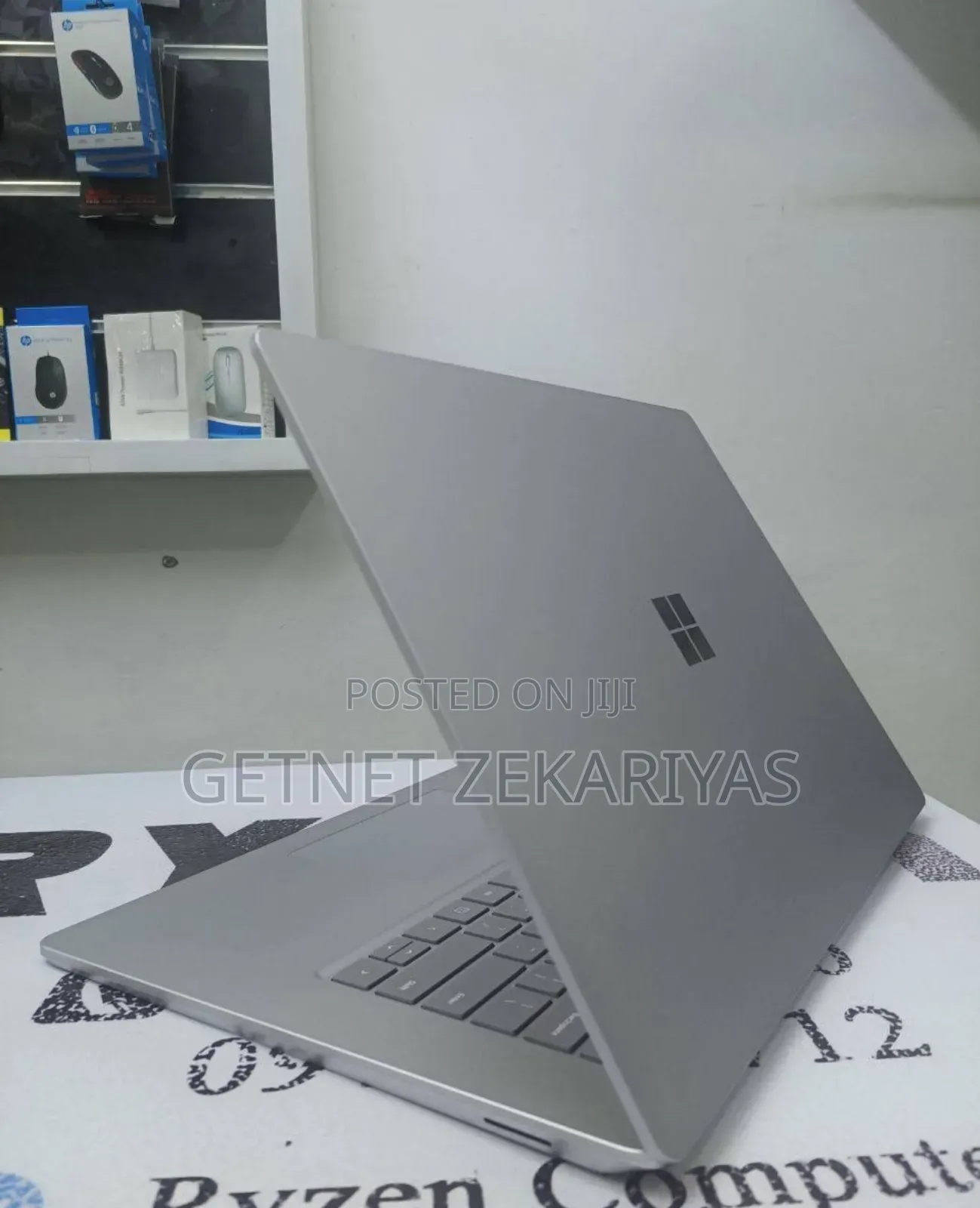 New Laptop Microsoft Surface Laptop 4 8GB AMD Ryzen 7 SSD 256GB