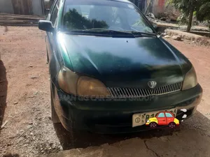 Toyota Platz 2001 Green