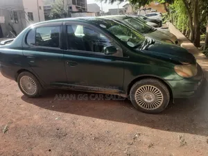 Toyota Platz 2001 Green