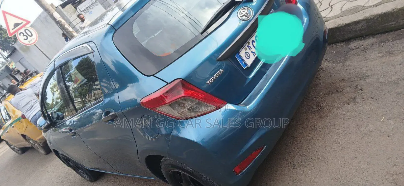 Toyota Yaris 2012 Blue