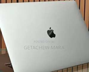 Photo - New Laptop Apple MacBook Pro 2019 16GB Intel Core I7 SSD 512GB