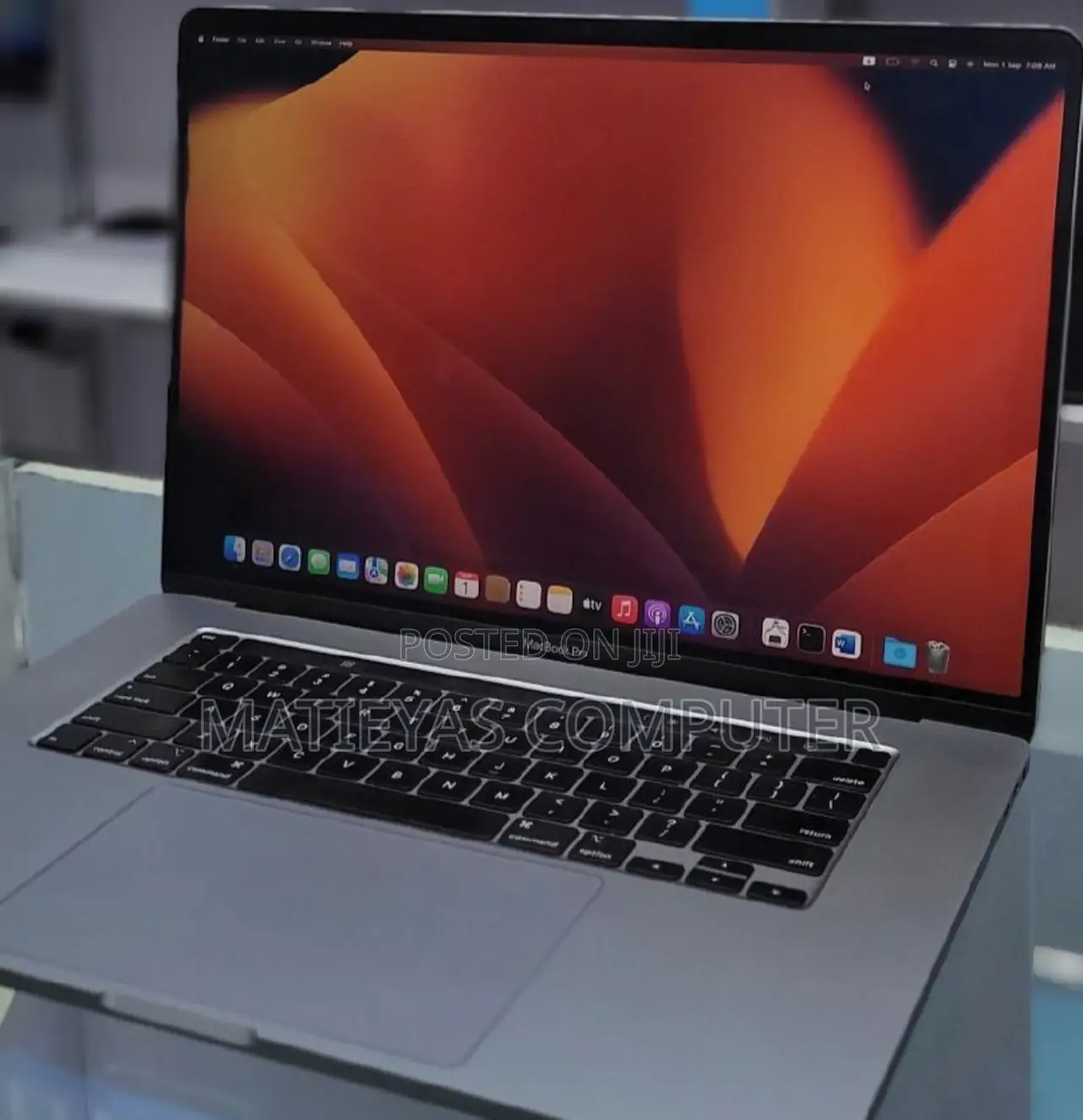 New Laptop Apple MacBook Pro 2019 16GB Intel Core I7 SSD 512GB