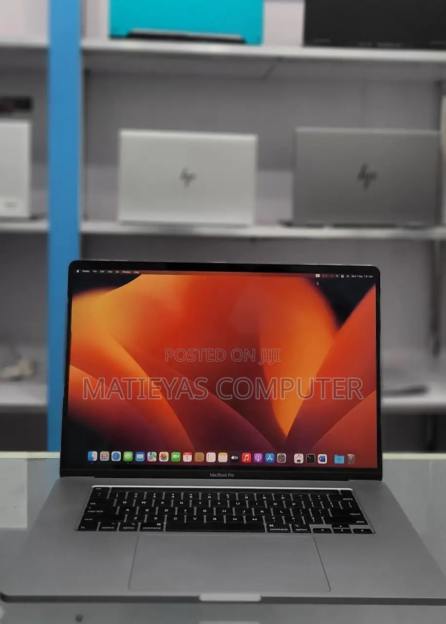 New Laptop Apple MacBook Pro 2019 16GB Intel Core I7 SSD 512GB