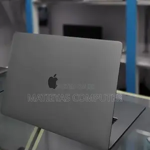 New Laptop Apple MacBook Pro 2019 16GB Intel Core I7 SSD 512GB