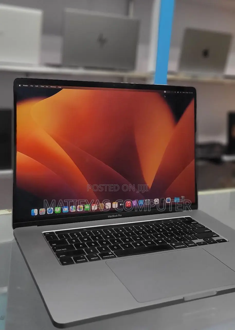 New Laptop Apple MacBook Pro 2019 16GB Intel Core I7 SSD 512GB