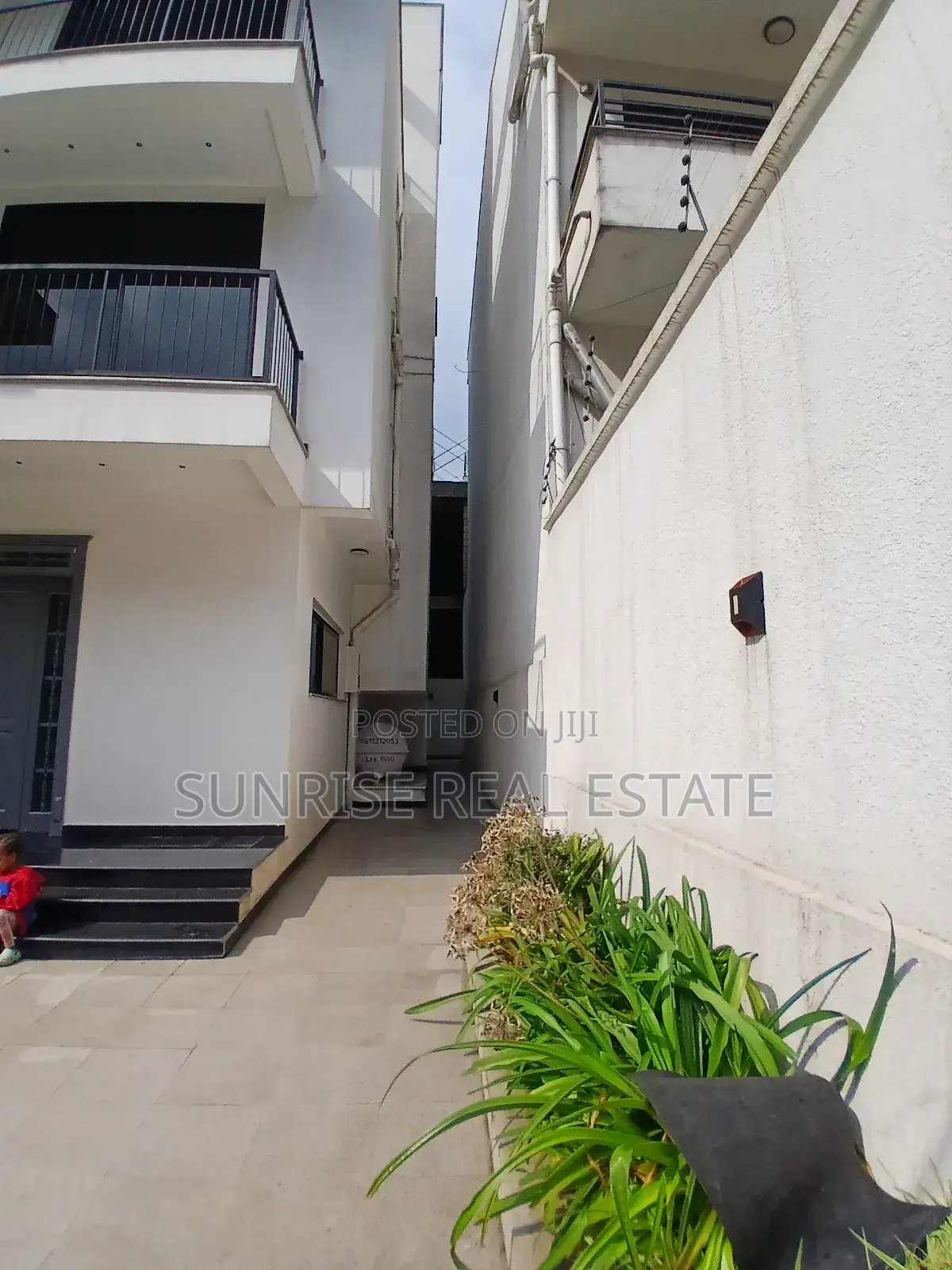 8bdrm House in Bole Bulbula for sale