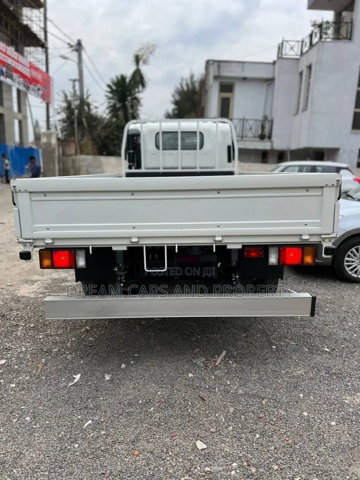 Isuzu NPR Obama 2025 Bank Option