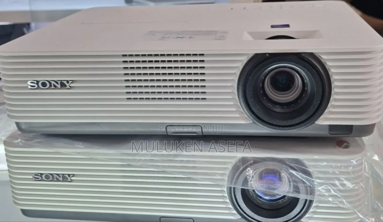 New Arrival 
Sony VPL-Dx221 Projector 
2