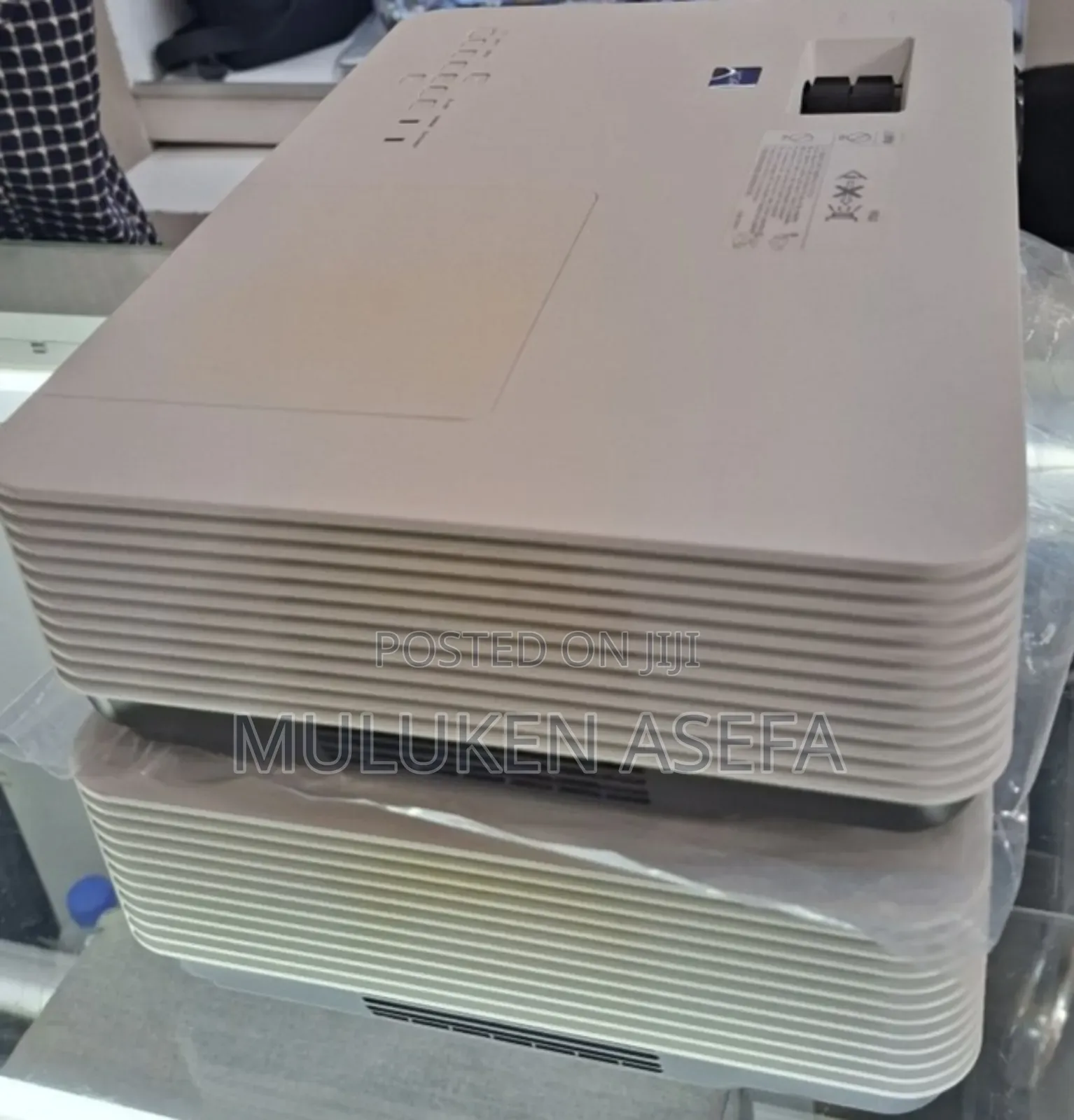 New Arrival 
Sony VPL-Dx221 Projector 
2