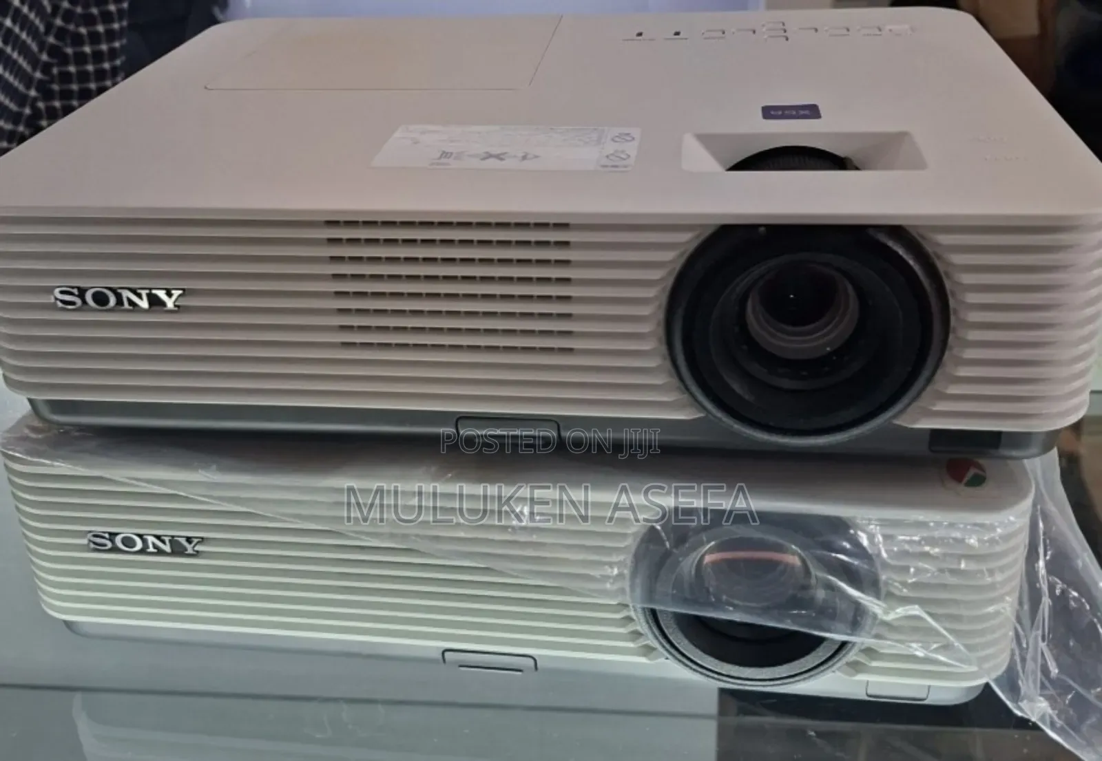 New Arrival 
Sony VPL-Dx221 Projector 
2