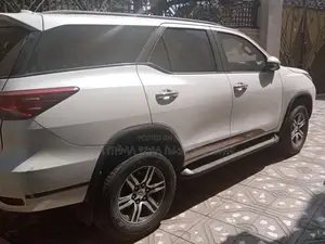 Toyota Fortuner 2022 Ivory