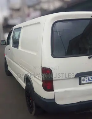 Toyota HiAce 2006 White