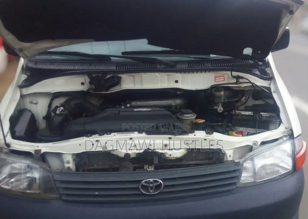 Toyota HiAce 2006 White