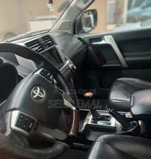 Toyota Land Cruiser Prado 2011 Silver