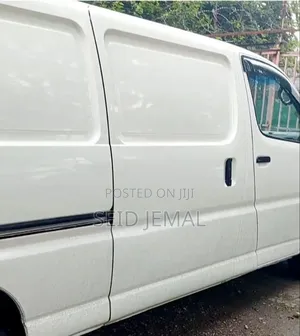 Toyota HiAce 2006 White
