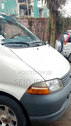 Photo - Toyota HiAce 2006 White