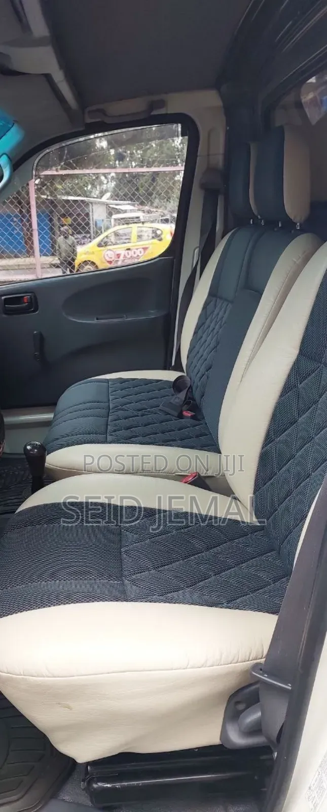 Toyota HiAce 2006 White