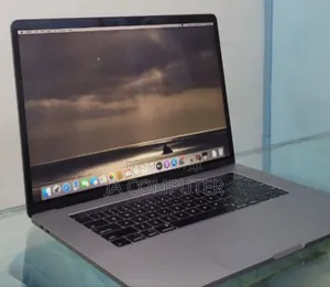 New Laptop Apple MacBook Pro 2019 32GB Intel Core I9 SSD 512GB