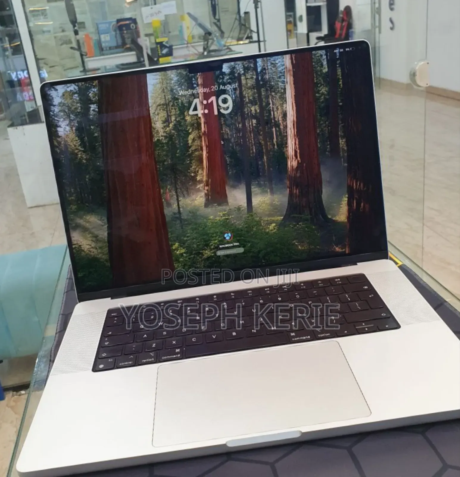 New Laptop Apple MacBook Pro M1 32GB Apple M1 Pro SSD 512GB