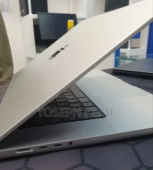 New Laptop Apple MacBook Pro M1 32GB Apple M1 Pro SSD 512GB