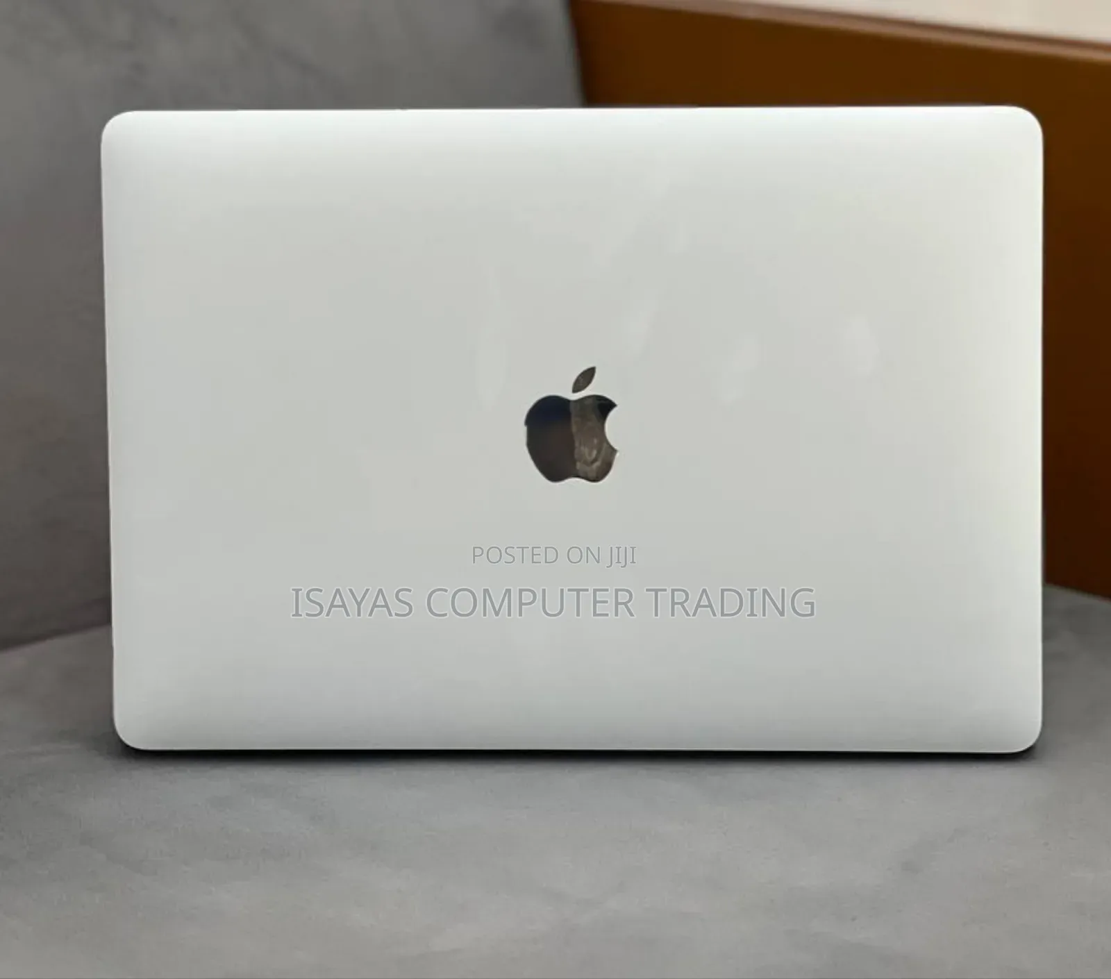 New Laptop Apple MacBook Air 2022 M2 8GB SSD 256GB