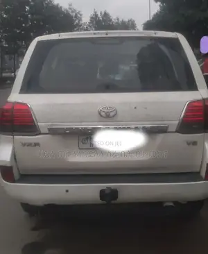 Toyota Land Cruiser 2005 Ivory