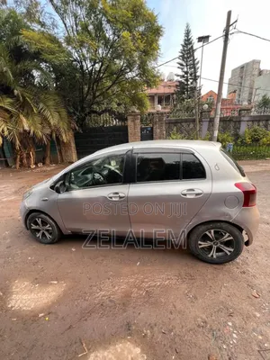 Photo - Toyota Yaris 2007 Silver