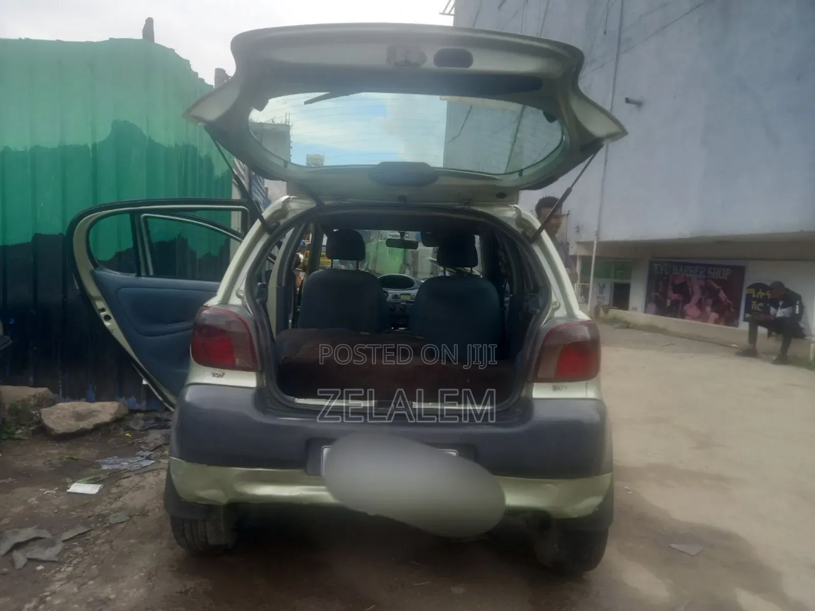 Toyota Vitz 2001 Gold