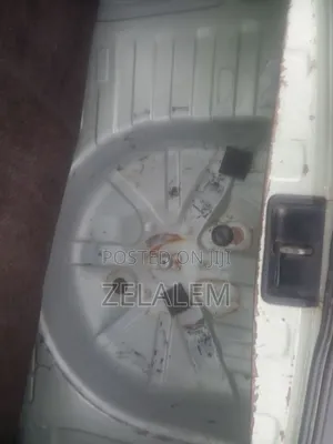 Toyota Vitz 2001 Gold