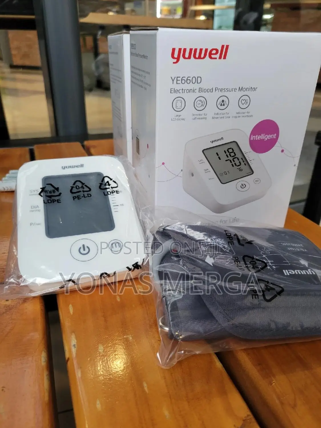 Digital Blood Pressure Monitor岑፬about This Product:It Is a Digital BPM