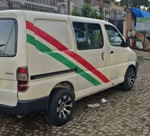 Photo - Toyota HiAce 2007 White