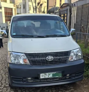 Toyota HiAce 2007 White
