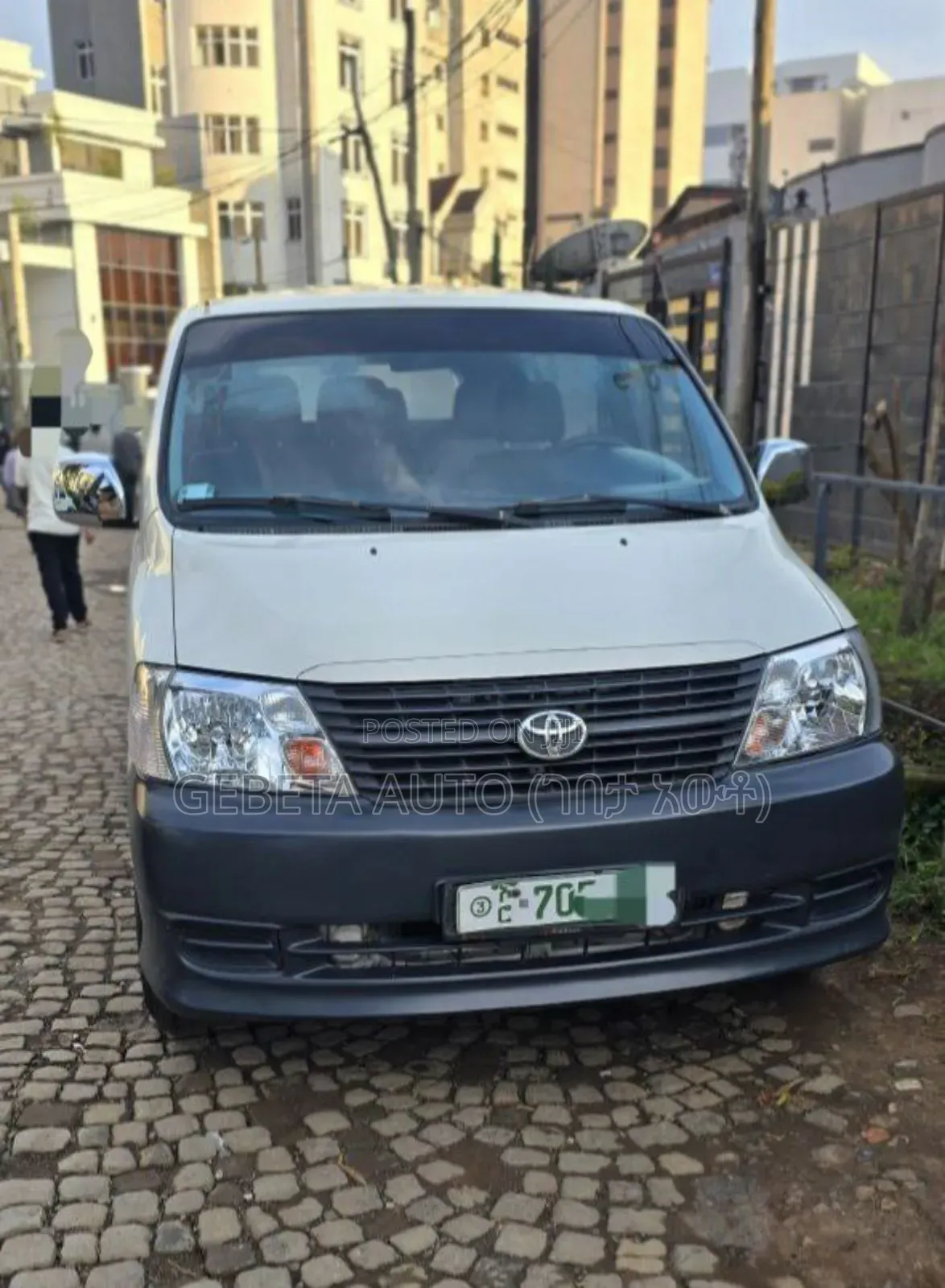 Toyota HiAce 2007 White
