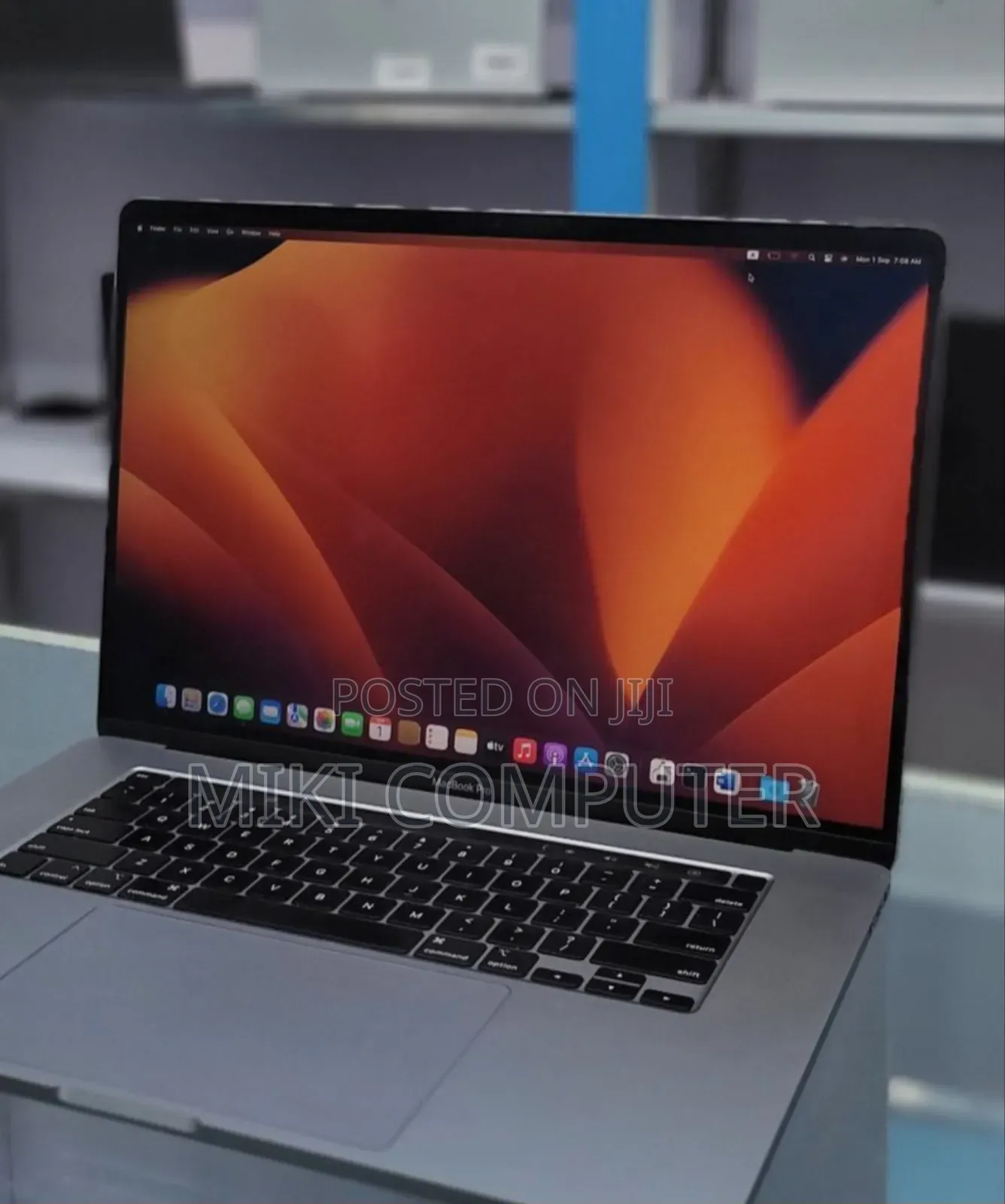 New Laptop Apple MacBook Pro 2019 16GB Intel Core I7 SSD 512GB