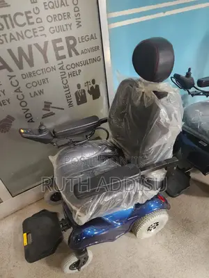 Photo - Wheelchair乏味digital Extra Comfort Luxury Wheelchair胎動wheelchair New