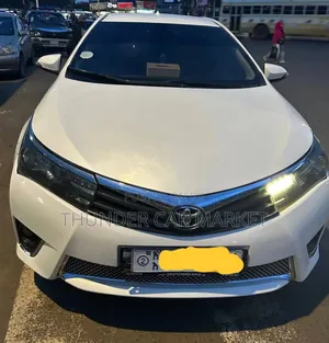 Photo - Toyota Corolla 2014 White