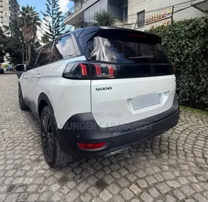 Peugeot 5008 2022 White