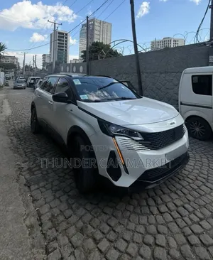 Photo - Peugeot 5008 2022 White