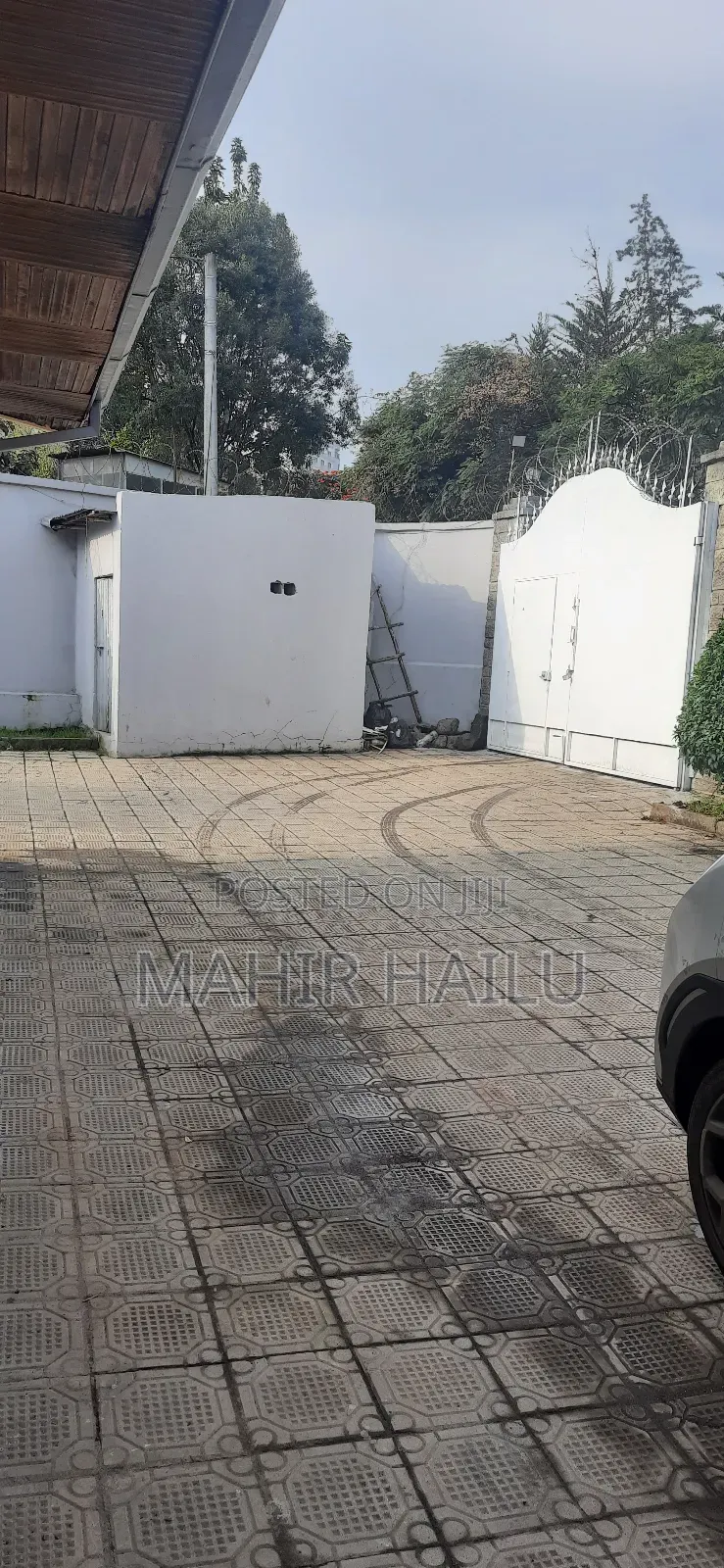 5bdrm Villa in Villa, Bole for rent